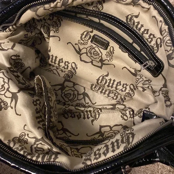 Guess purse - Picture 4 of 7